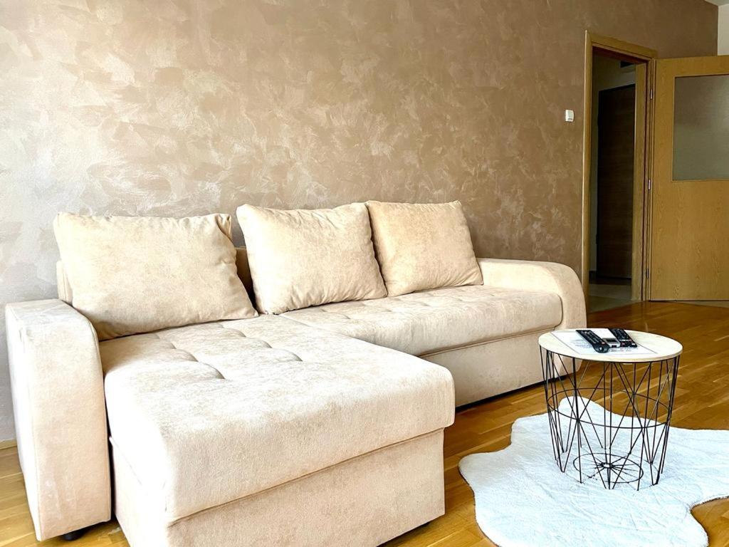 Nakii Apartmani Подгориця Екстер'єр фото